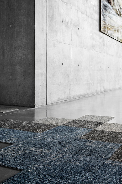 Unfinished carpet tile flooring on concrete dalle-de-moquette-sur-béton